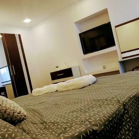 Republicii Old Town Suites בראשוב