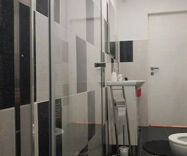 Republicii Old Town Suites * בראשוב